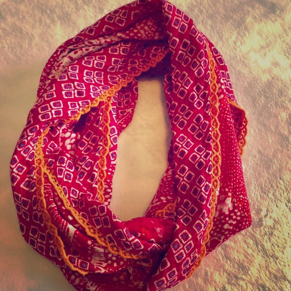 Scarf - Picture 1 of 3